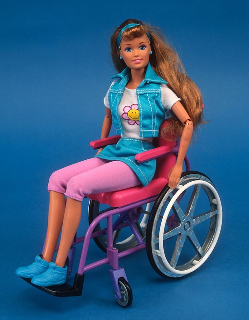 disabled-barbie-wheelchair-prosthetic-leg-designboom-1
