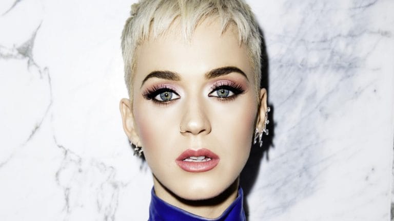 Katy Perry nuk duket më kështu, këngëtarja ndryshon drastikisht pamjen