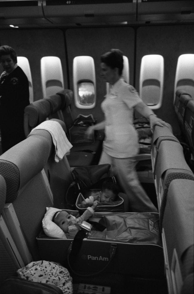 nurses-and-vietnamese-refugee-children-on-an-operation-babylift-flight-upon-52f032-1600