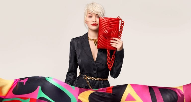 RITA ORA MAHNITËSE PËR ‘ESCADE’