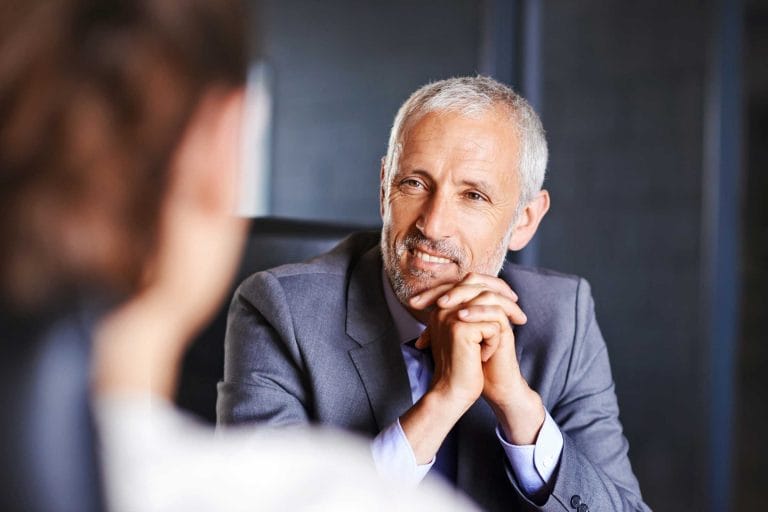 3 frazat që shefat përdorin kur duan t’ju pushojnë nga puna