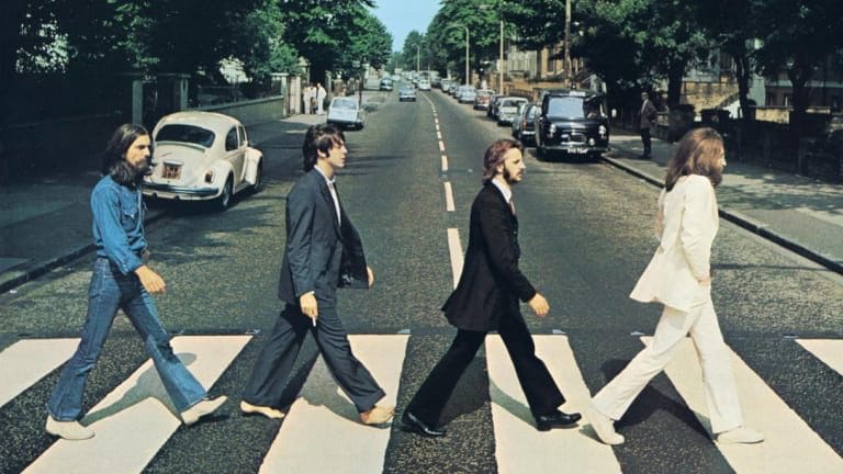 50 vite nga fotoja e famshme: Përkujtohet ecja e “The Beatles” në vijat e bardha