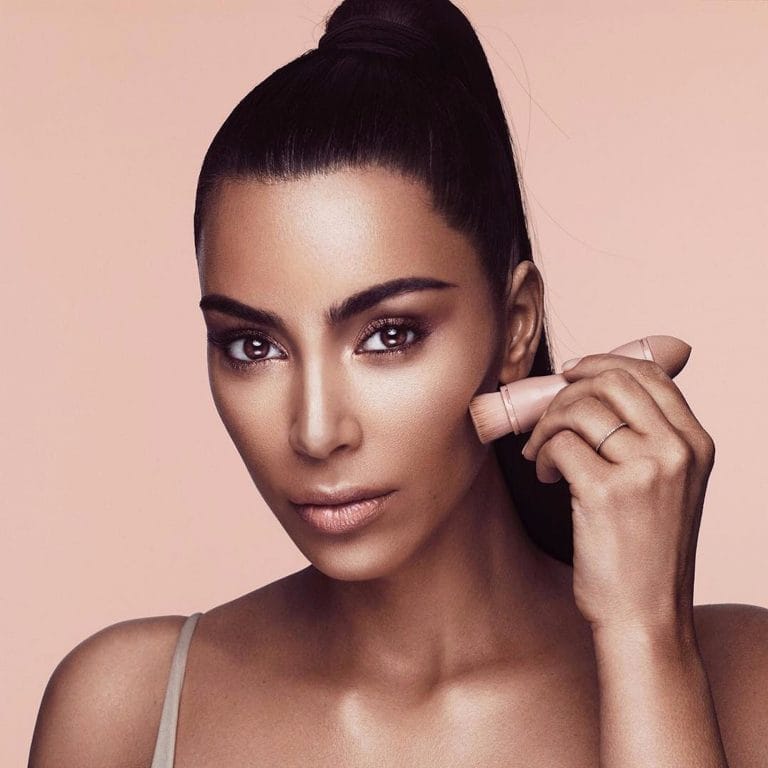 Kim Kardashian siç nuk e kemi parë thuajse kurrë… (FOTO)