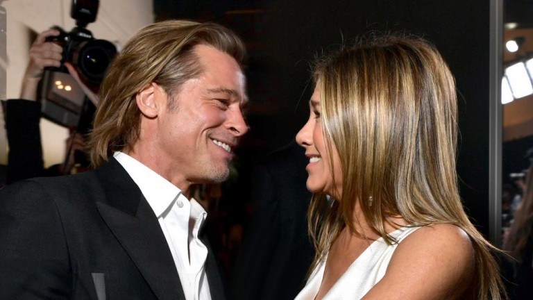 Mesazhet e fshehura në gjuhën e trupit të Brad Pitt dhe Jennifer Aniston në takimin e parë publik pas 15 vitesh