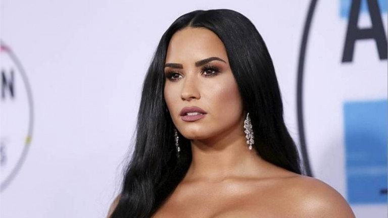 Demi Lovato tregon arsyet që e çuan në mbidozë