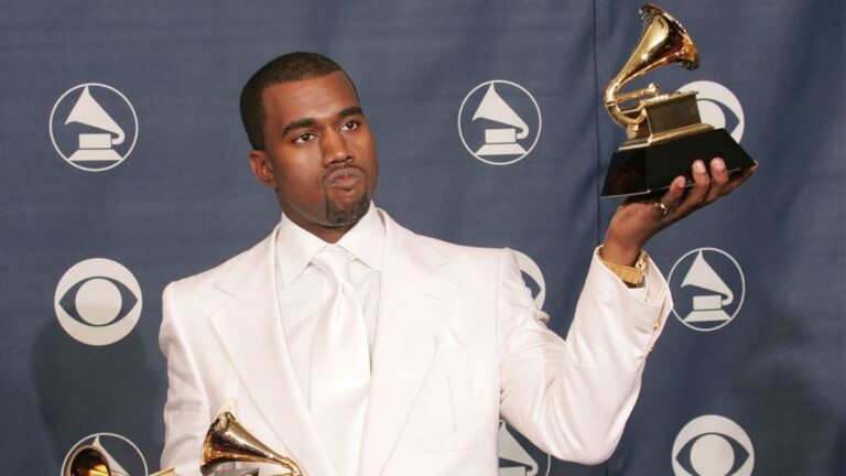 Kanye West urinon mbi çmimin ‘Grammy’: “Industria e muzikës është kthyer në anije të madhe skllevërish”