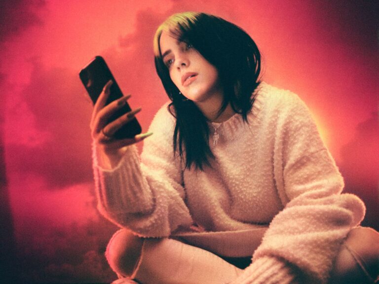 BILLIE EILISH në nëntor publikohet kënga e re!