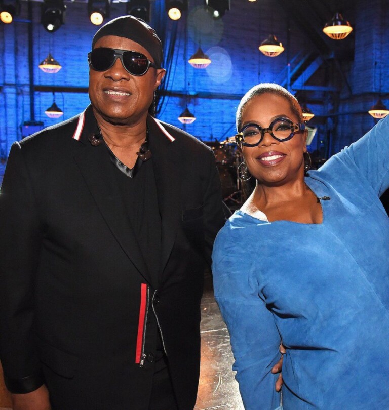 Stevie Wonder i thotë lamtumirë SHBA-së, shpërngulet në Gana