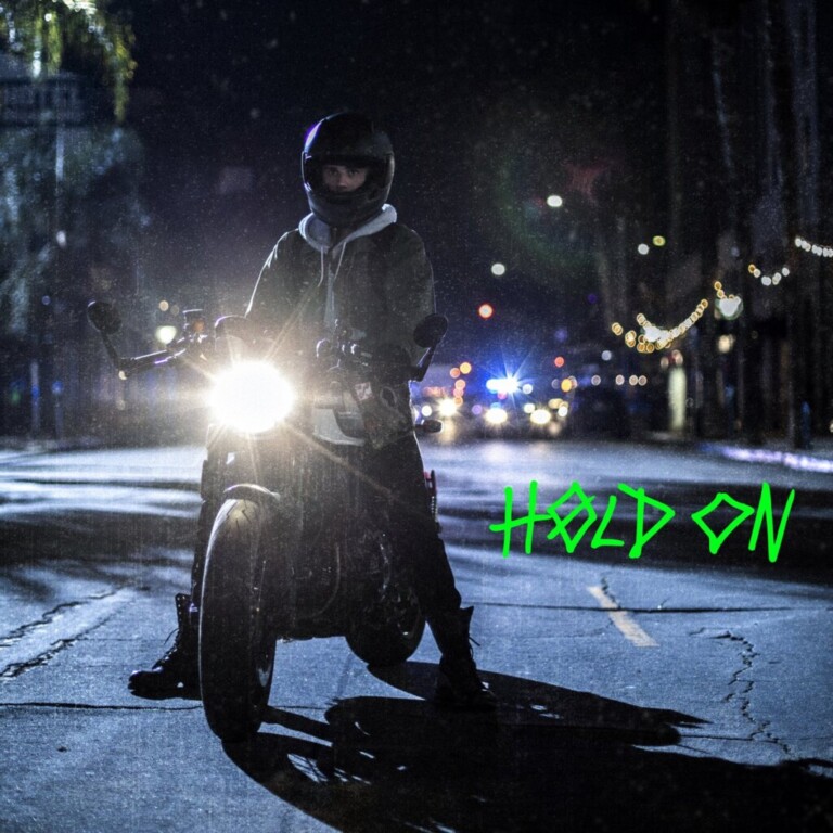 “HOLD ON” singëlli i ri i JUSTIN BIEBER