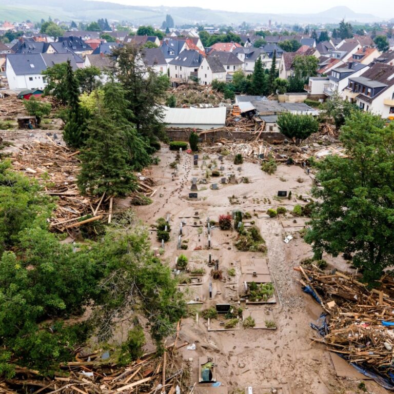 150 viktima në Gjermani/ Kërkime intensive për të mbijetuar të përmbytjeve