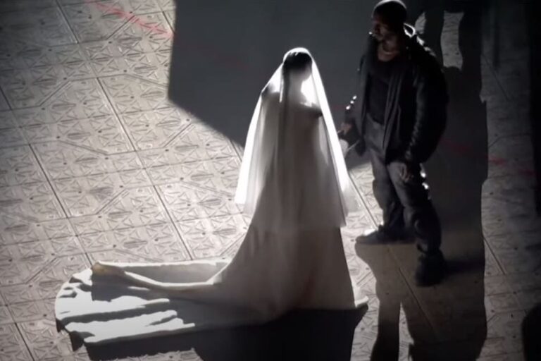 Kanye dhe Kim mahnisin fansat duke rikrijuar dasmën e tyre