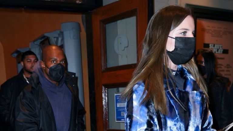 Kanye West fotografohet në një takim me Julia Fox! A janë në një lidhje?