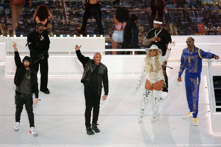 Si kurrë më parë: Hip-Hop dhe mega-spektakli i Super Bowl Halftime Show