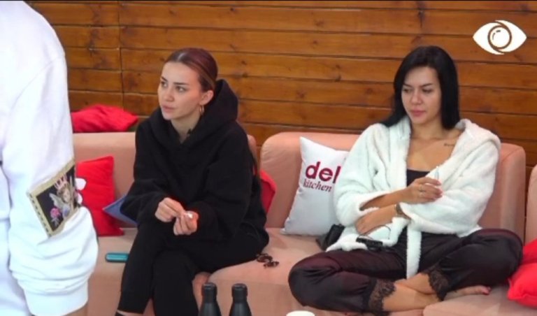 “S’kam pse të shpjegoj çfarë kam në zemrën time”/ Kiara diskuton me Bjordin…