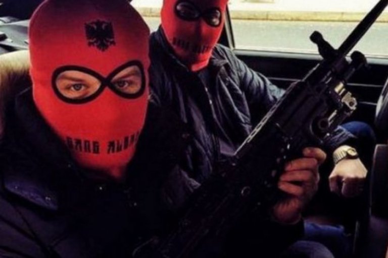 Media italiane: Si kontrollon mafia shqiptare trafikun e drogës në SHBA dhe Europë!