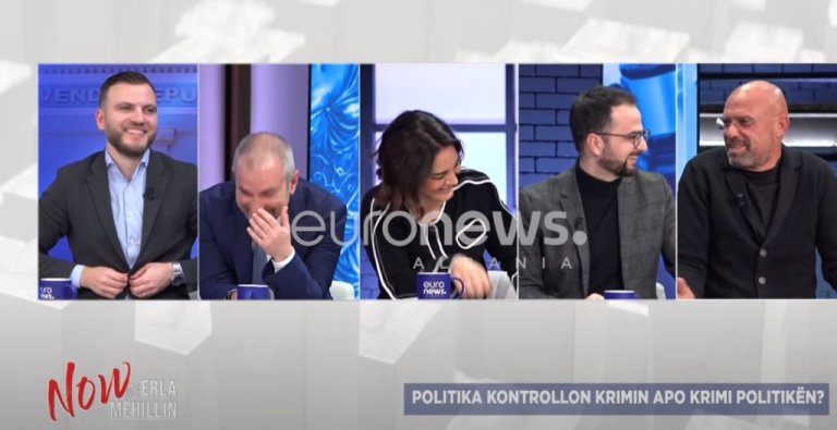 ‘Si pastrohet politika?’ Të ftuarit nuk mbajnë dot të qeshurën nga përgjigja e Ylli Manjanit… (Video)