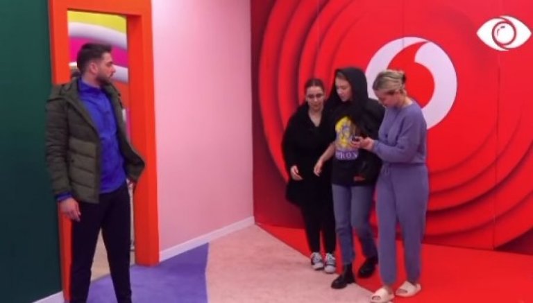 Rikthehet Kiara në shtëpi, banorët e mirëpresin!