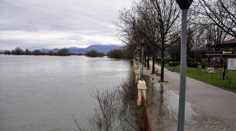 Zgjerohet harta e përmbytjeve në Bashkinë Shkodër, 1000 ha tokë nën ujë!