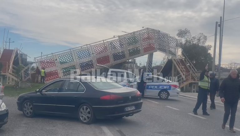 Ngjarje e rëndë në Shkodër, shembet mbikalimi i këmbësorëve te “Ura e Bahçallëkut”!