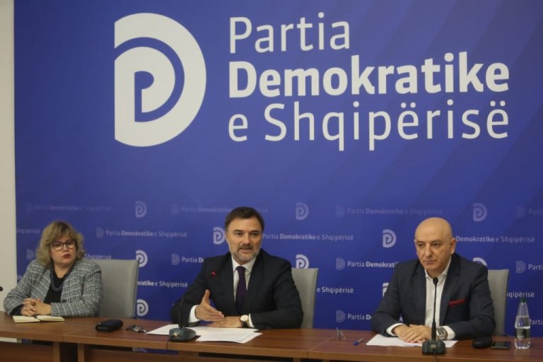 Alibeaj me vetëm 11 emra në zgjedhje. Tërhiqen kandidatët në Korçë e Lezhë!