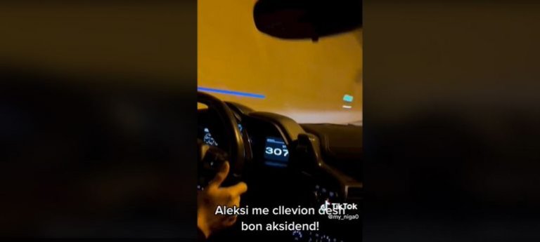 “Na vrau ejj, ule!”/ E frikshme, të rinjtë me mbi 300 km/h në tunelin e Kalimashit, bëjnë video në “Tik Tok”, shihni si rrezikojnë makinën tjetër…