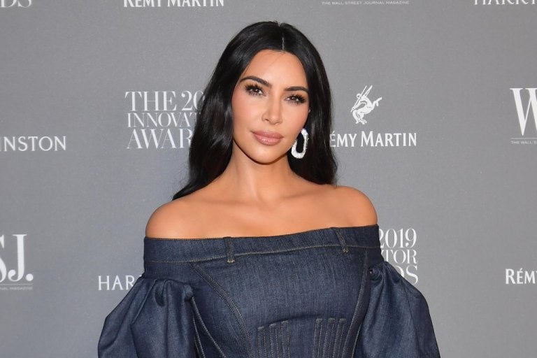 FBI merr në pyetje Kim Kardashian!