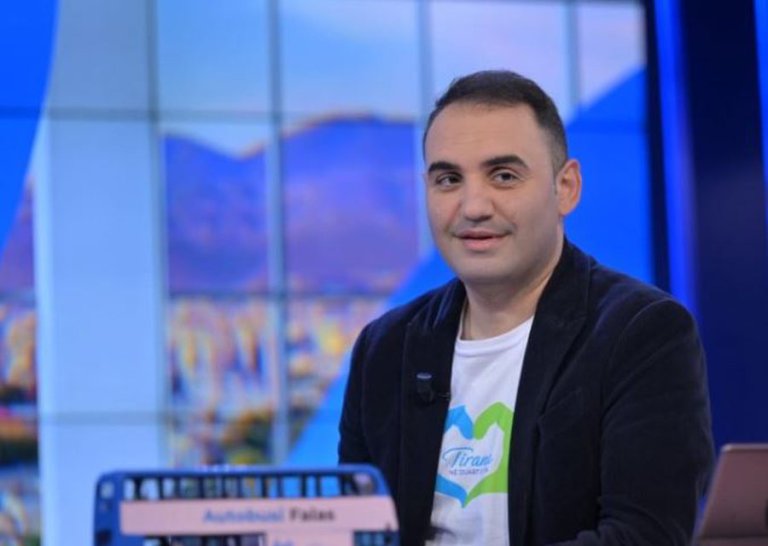 Këlliçi: Transporti falas fare thjesht, kushton vetëm 16,8 mln euro nga buxheti i Tiranës prej 240 mln eurosh!