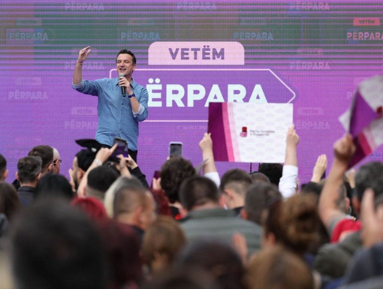 Veliaj: Votoni Partinë Socialiste që i çon gjërat përpara.