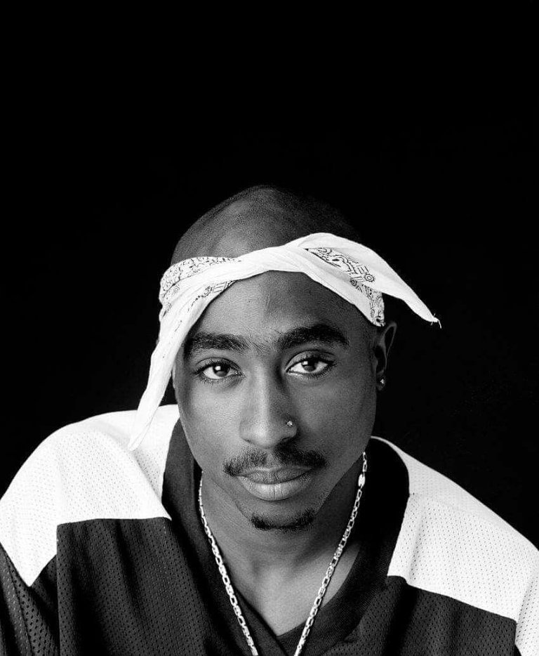 Tupac nderohet me yll në Hollywood Walk of Fame, 27 vite pas vdekjes!