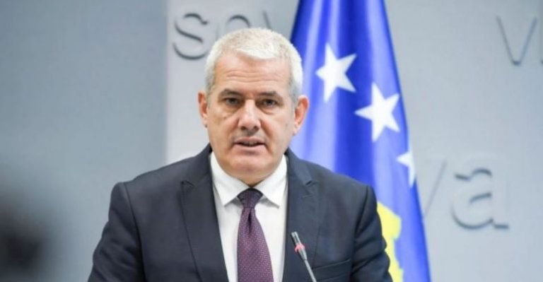 “Nuk zmbrapsemi para kriminelëve e terroristëve”, ministri i Brendshëm: Serbia kriminale ka hyrë në territorin e Kosovës dhe ka rrëmbyer 3 policë…