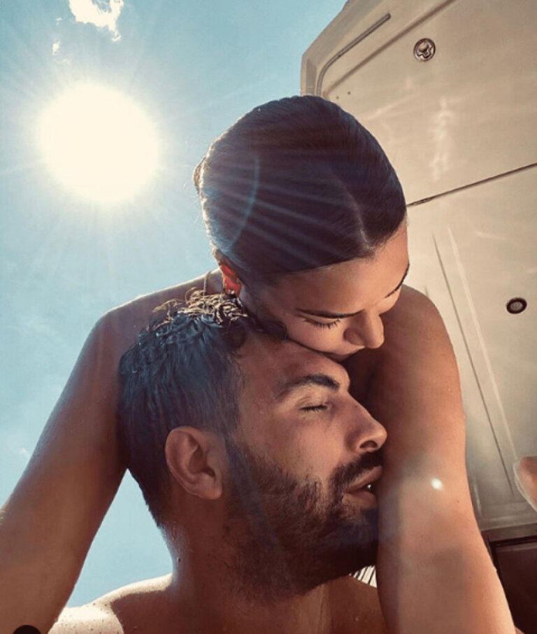 Sara dhe Ledri kapen “mat” në Prishtinë!