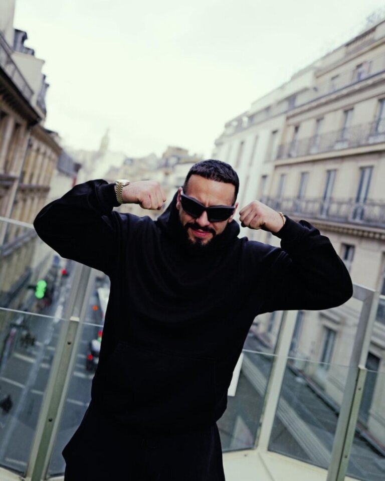 Capital T në një lidhje me modelen e famshme? Dyshja postojnë foto nga pushimet në Singapor!