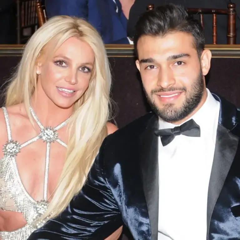 9 muaj pas ndarjes, Britney zgjidh divorcin me ish-bashkëshortin.