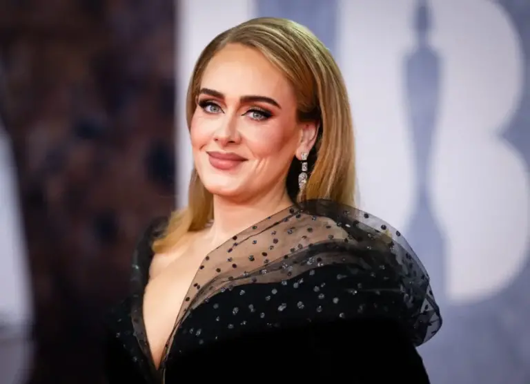 Adele planifikon të heqë dorë nga muzika?