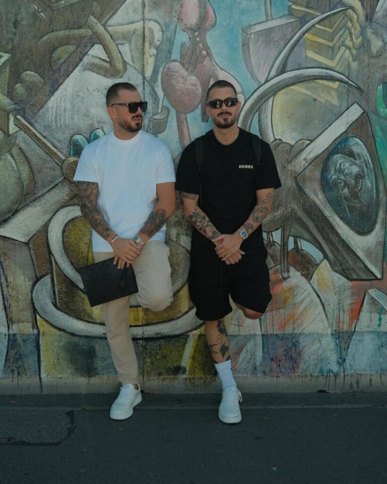 Donaldi dhe Romeo, moderatorë të emisionit investigativ?