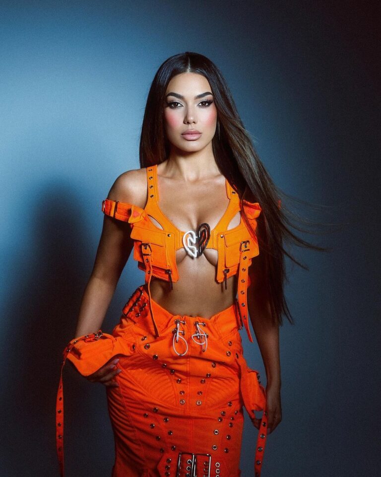 Elvana Gjata rikthehet në Festivalin e këngës në RTSH.