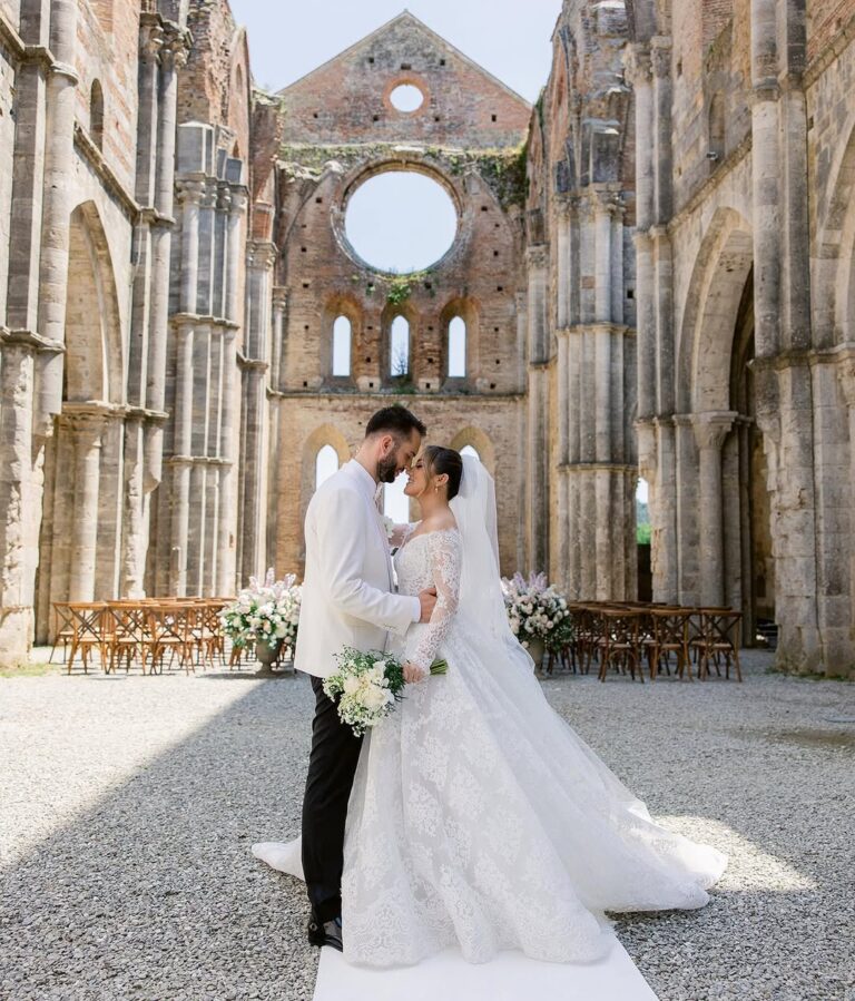 Dalin pamjet, ja si dukej Arbana Osmani nuse.