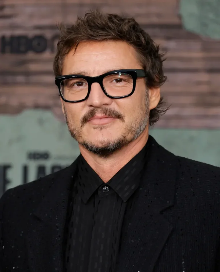 Ka nisur romancë me Jennifer Aniston? Reagon aktori Pedro Pascal.