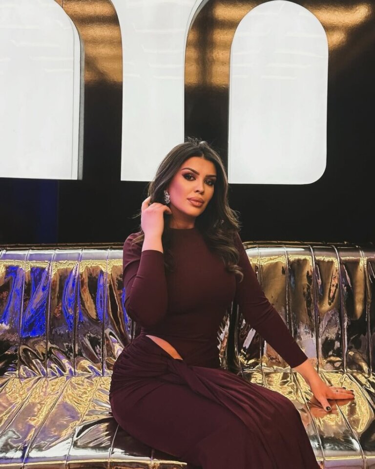 “16 vjeç si Greta Koçi”, këngëtarja tregon si lindi batuta e famshme.