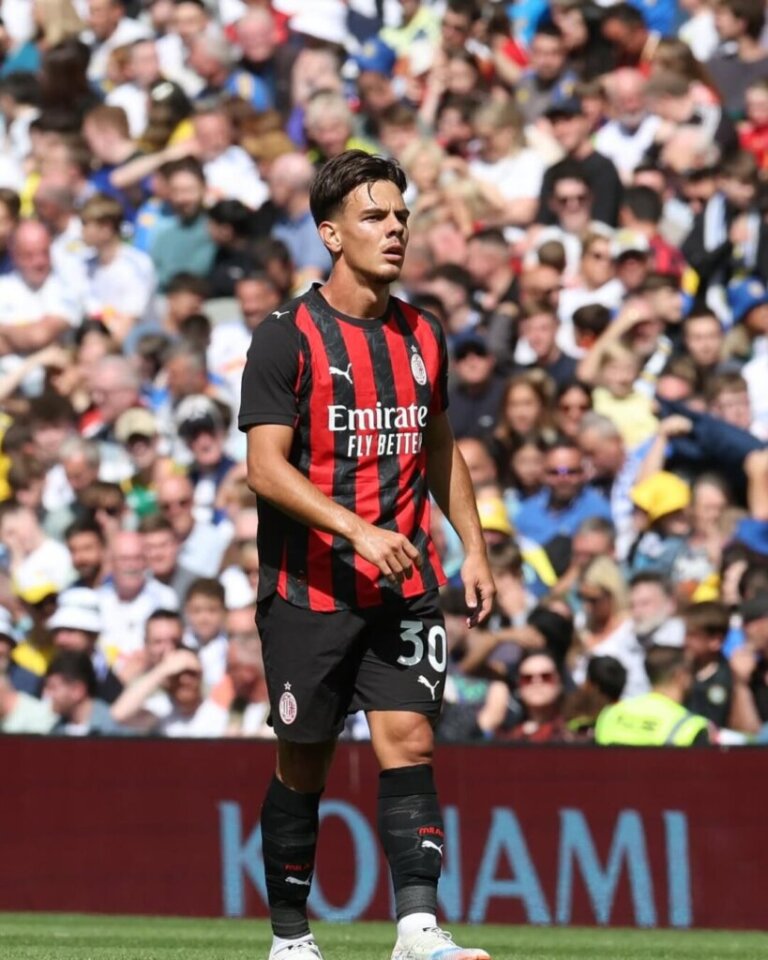 Ardon Jashari prezantohet para medieve: Ëndërr që realizohet, do jap gjithçka për trofe me fanellën e Milanit