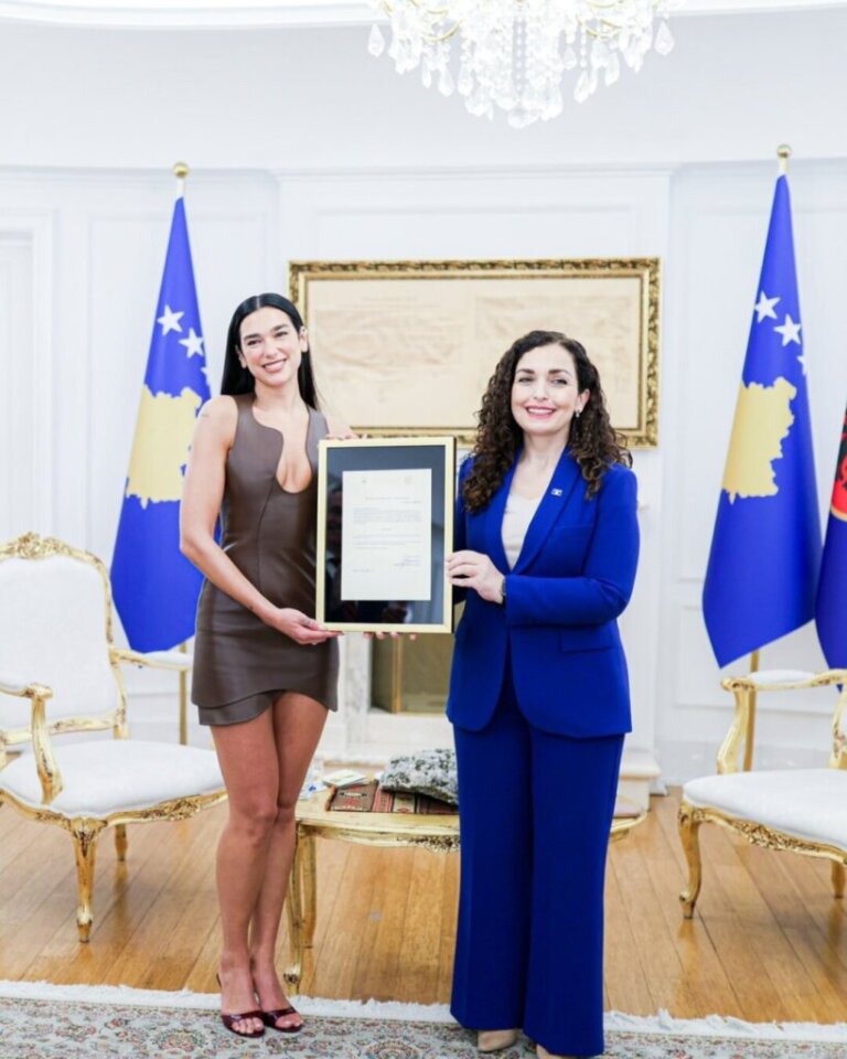 Dua Lipa merr nënshtetësinë e Kosovës, presidentja Osmani: Krenare gjithmonë me ty.