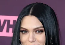 “Qava për orë të tëra”, Jessie J tregon momentin kur mori lajmin se është pa kancer.