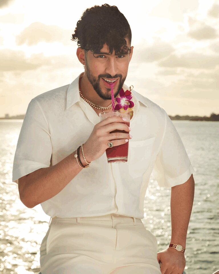 Historia po shkruhet, Bad Bunny artisti i parë latin që kryeson skenën e Super Bowl pas rekordit të Kendrick Lamar.