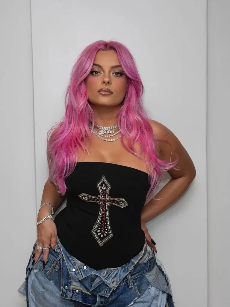 Bebe Rexha publikon këngën “New Religion”.