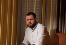 Luiz Ejlli rikthehet në Top Channel, këtë herë me emisionin e tij: “Live me Luizin” vjen së shpejti në ekran.