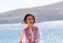 “Emily in Paris” shkon në Greqi në sezonin e fundit, mësohet data kur do të dalë në Netflix.